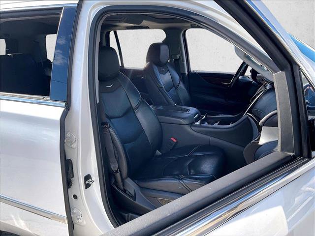 Used 2020 Cadillac Escalade Premium Luxury RWD image 9