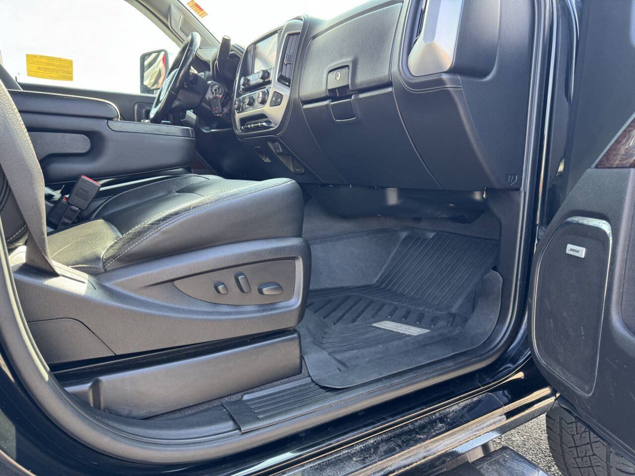 Used 2019 GMC Sierra 2500 SLT w/ Duramax Plus Package AWD/4WD image 41