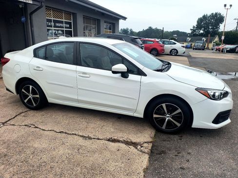 Used 2022 Subaru Impreza 2.0i Premium image 24