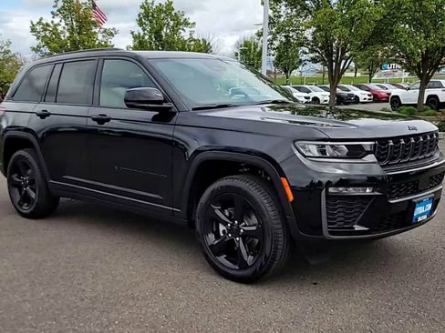 New 2026 Jeep Grand Cherokee Limited AWD/4WD image 2