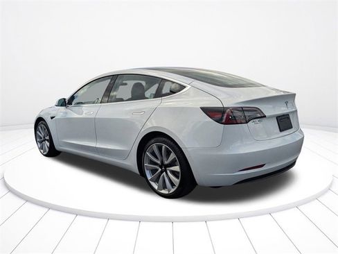 Used 2018 Tesla Model 3 Long Range image 11