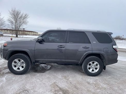 Used 2017 Toyota 4Runner SR5 image 5