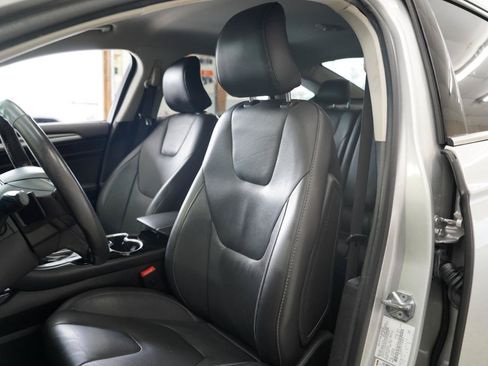 Used 2016 Ford Fusion Titanium FWD image 25