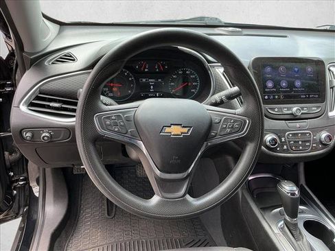 Used 2019 Chevrolet Malibu LT FWD image 11