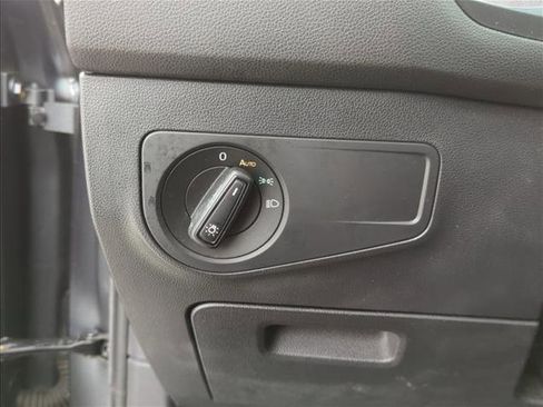 Used 2020 Volkswagen Tiguan S image 19