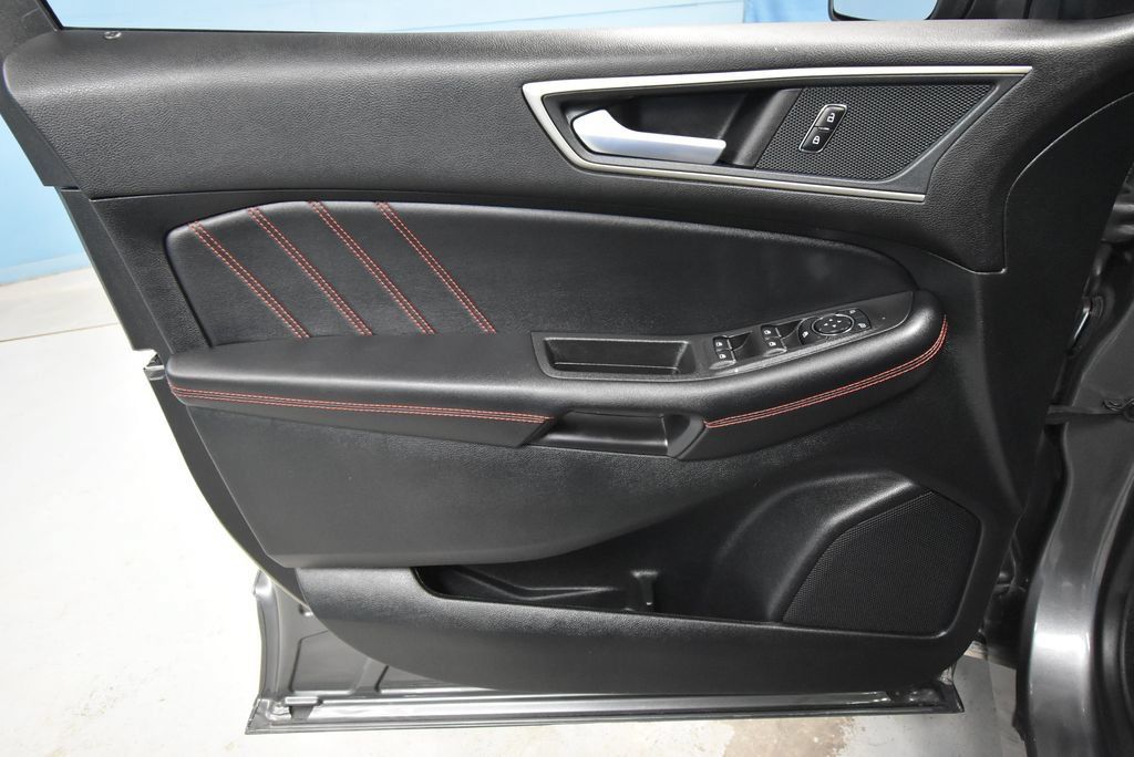 Used 2024 Ford Edge ST-Line AWD/4WD image 4