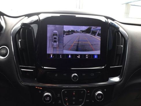 Used 2023 Chevrolet Traverse Premier FWD image 20
