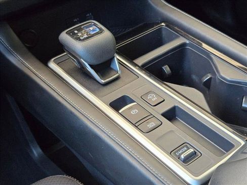 Used 2022 Nissan Pathfinder SL w/ Lighting Package (N92) FWD image 17