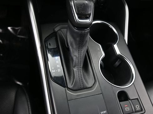 Used 2021 Toyota Highlander XLE image 26