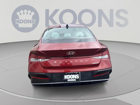 Used 2024 Hyundai Elantra Limited FWD image 15