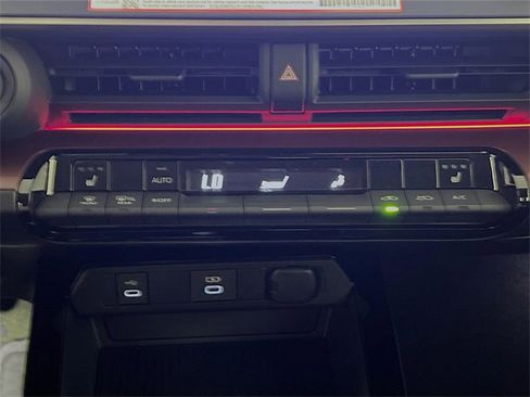 New 2025 Toyota Prius Plug-In Hybrid image 23