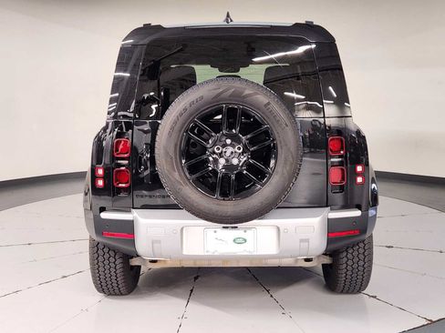 Used 2025 Land Rover Defender 110 S AWD/4WD image 10