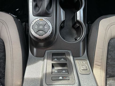 Used 2022 Ford Bronco Wildtrak image 34