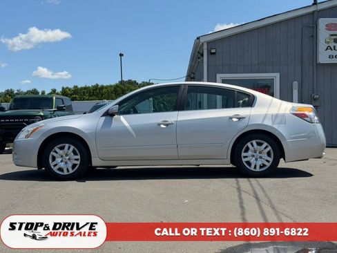 Used 2010 Nissan Altima 2.5 FWD image 8