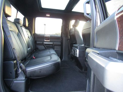 Used 2015 Ford F150 Platinum w/ Equipment Group 701A Luxury image 20