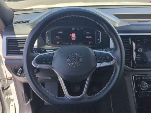 Certified 2022 Volkswagen Atlas Cross Sport SE AWD/4WD image 9