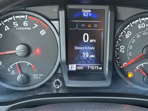 Used 2022 Toyota Tacoma SR AWD/4WD image 23
