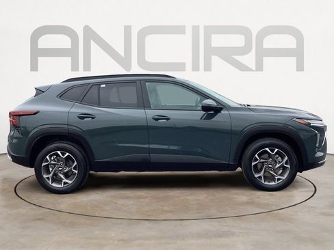 Used 2025 Chevrolet Trax LT FWD image 15