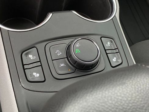 Used 2024 GMC Terrain SLT FWD image 21