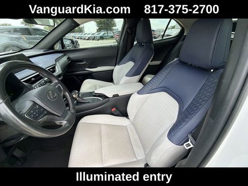 Used 2019 Lexus UX 200 w/ Accessory Package 2 FWD image 15