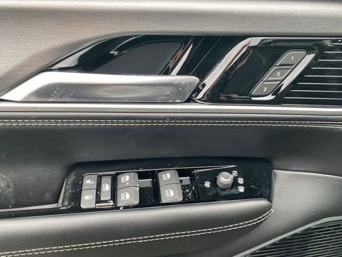 New 2026 Jeep Grand Wagoneer Limited AWD/4WD image 30