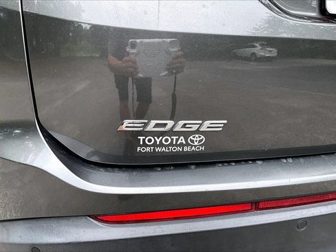 Used 2018 Ford Edge SEL w/ Equipment Group 201A FWD image 27
