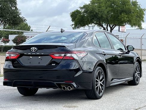 Used 2024 Toyota Camry SE FWD image 4