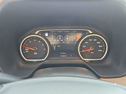 Used 2021 Chevrolet Tahoe Premier w/ Premium Package AWD/4WD image 16