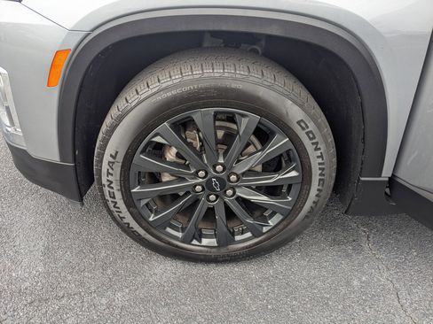 Used 2023 Chevrolet Traverse RS FWD image 10