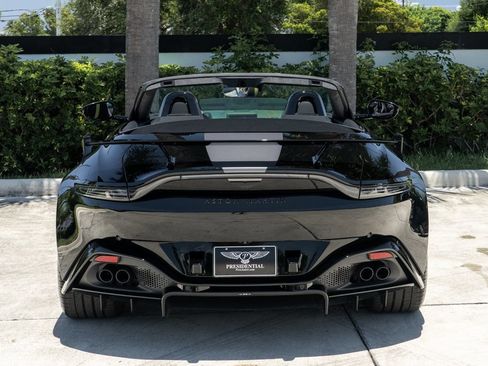 Used 2022 Aston Martin V8 Vantage Roadster RWD image 7