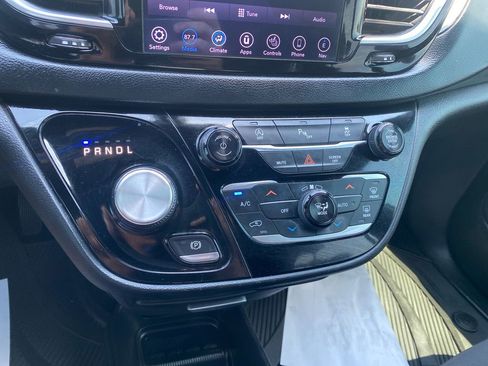 Used 2019 Chrysler Pacifica Touring Plus w/ S Appearance Package FWD image 20