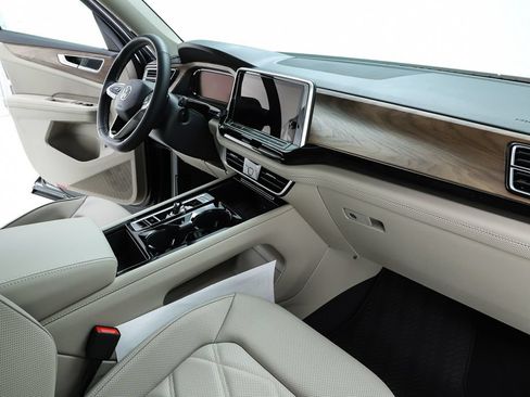 New 2026 Volkswagen Atlas SE FWD image 33