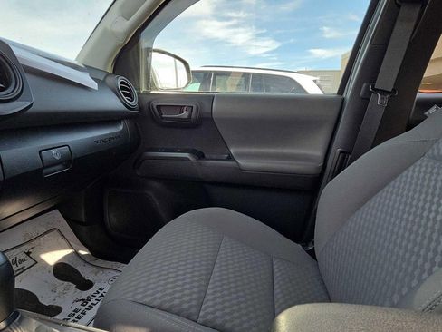 Used 2023 Toyota Tacoma 2WD Access Cab image 19
