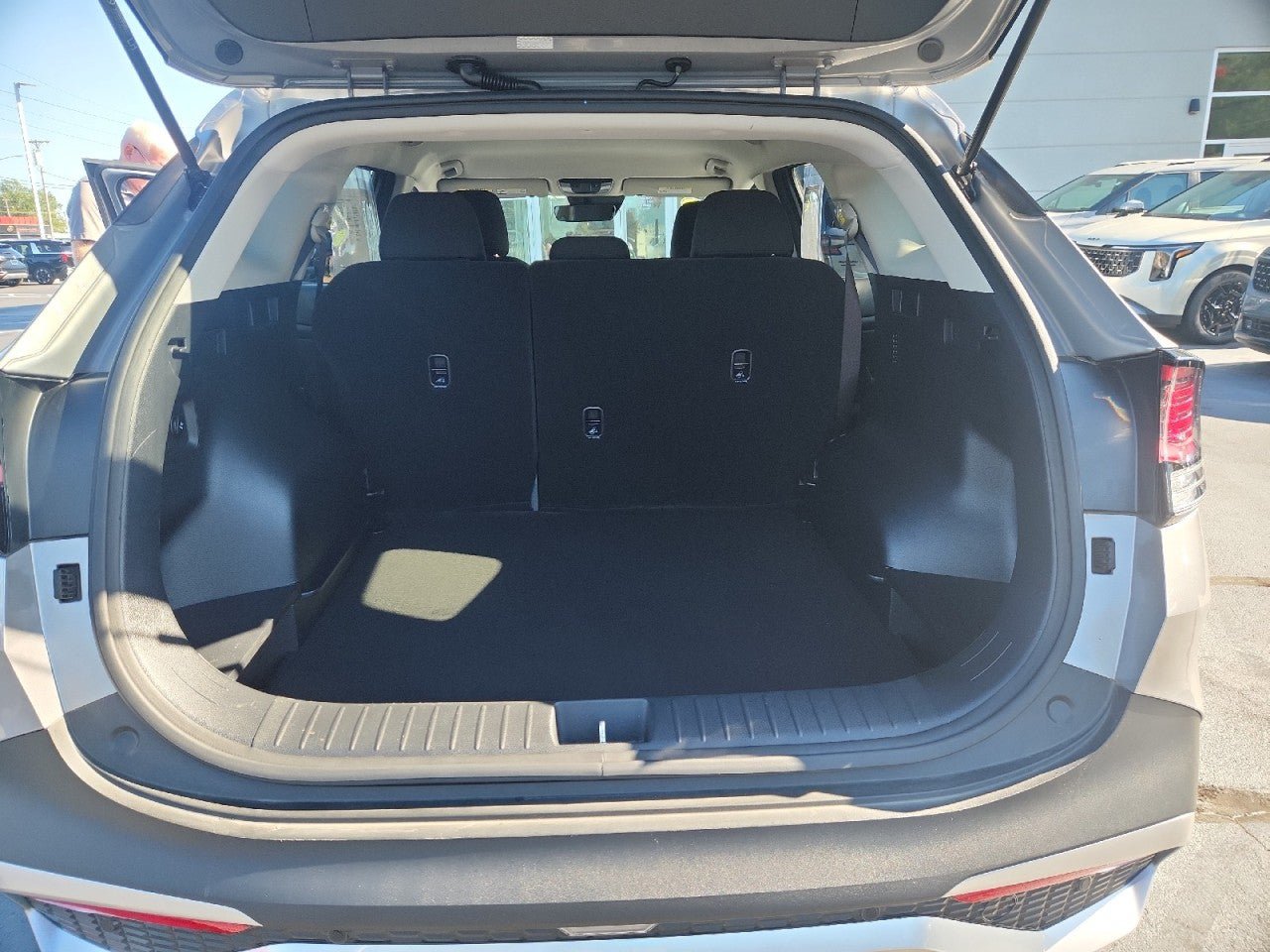 Certified 2025 Kia Sportage LX FWD image 23