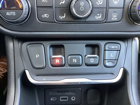 Used 2019 GMC Terrain Denali w/ Advanced Safety Package image 27