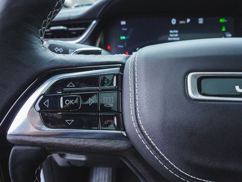 Used 2024 Jeep Grand Cherokee Overland w/ Advanced Protech Group III image 25