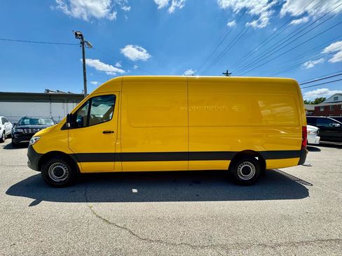 Used 2021 Mercedes-Benz Sprinter 2500 image 7