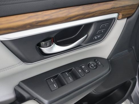 Used 2022 Honda CR-V Touring image 18