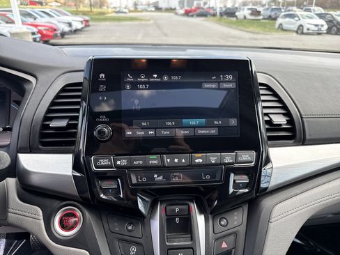 Used 2018 Honda Odyssey Touring image 23
