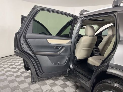 Used 2024 MAZDA CX-90 3.3 Turbo w/ Preferred Plus image 41