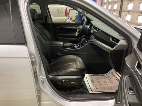 Used 2022 Jeep Grand Cherokee L Limited image 4