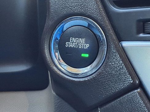 Used 2020 Chevrolet Suburban Premier image 14