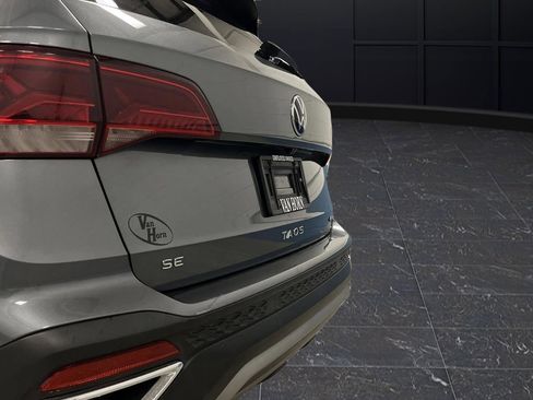 Used 2023 Volkswagen Taos SE image 32