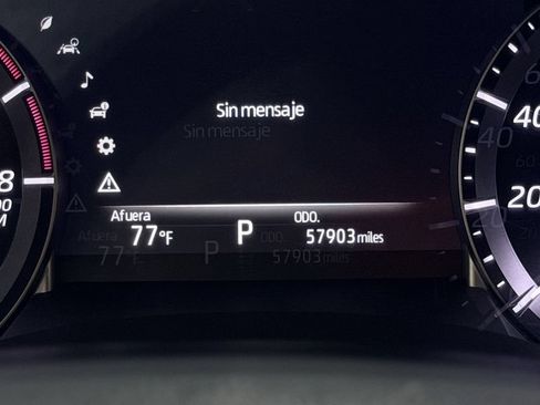 Used 2024 Toyota Highlander LE AWD/4WD image 22