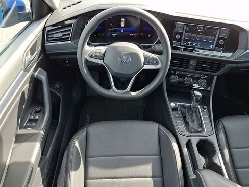 Used 2022 Volkswagen Jetta SE image 11