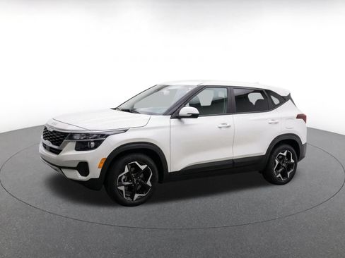 Used 2025 Kia Seltos S FWD image 3