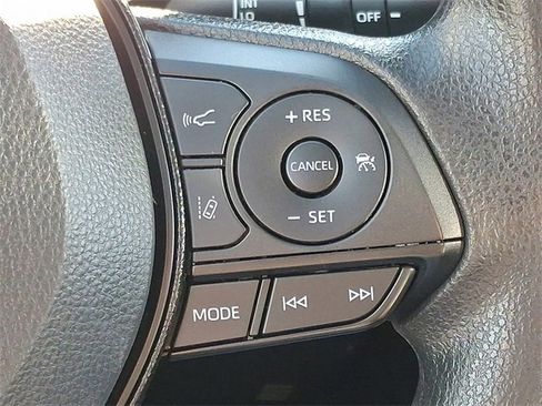 Used 2021 Toyota RAV4 XLE image 22