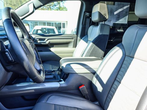 Used 2023 Chevrolet Silverado 1500 ZR2 w/ Technology Package image 15