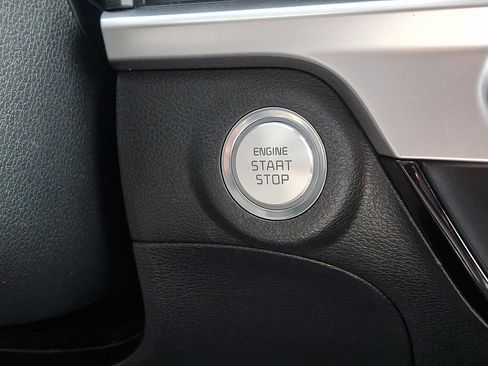 Certified 2023 Kia Telluride S w/ S Sunroof Package AWD/4WD image 27