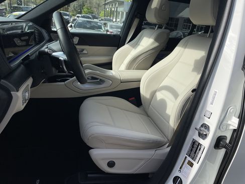 Certified 2025 Mercedes-Benz GLS 450 4MATIC image 22